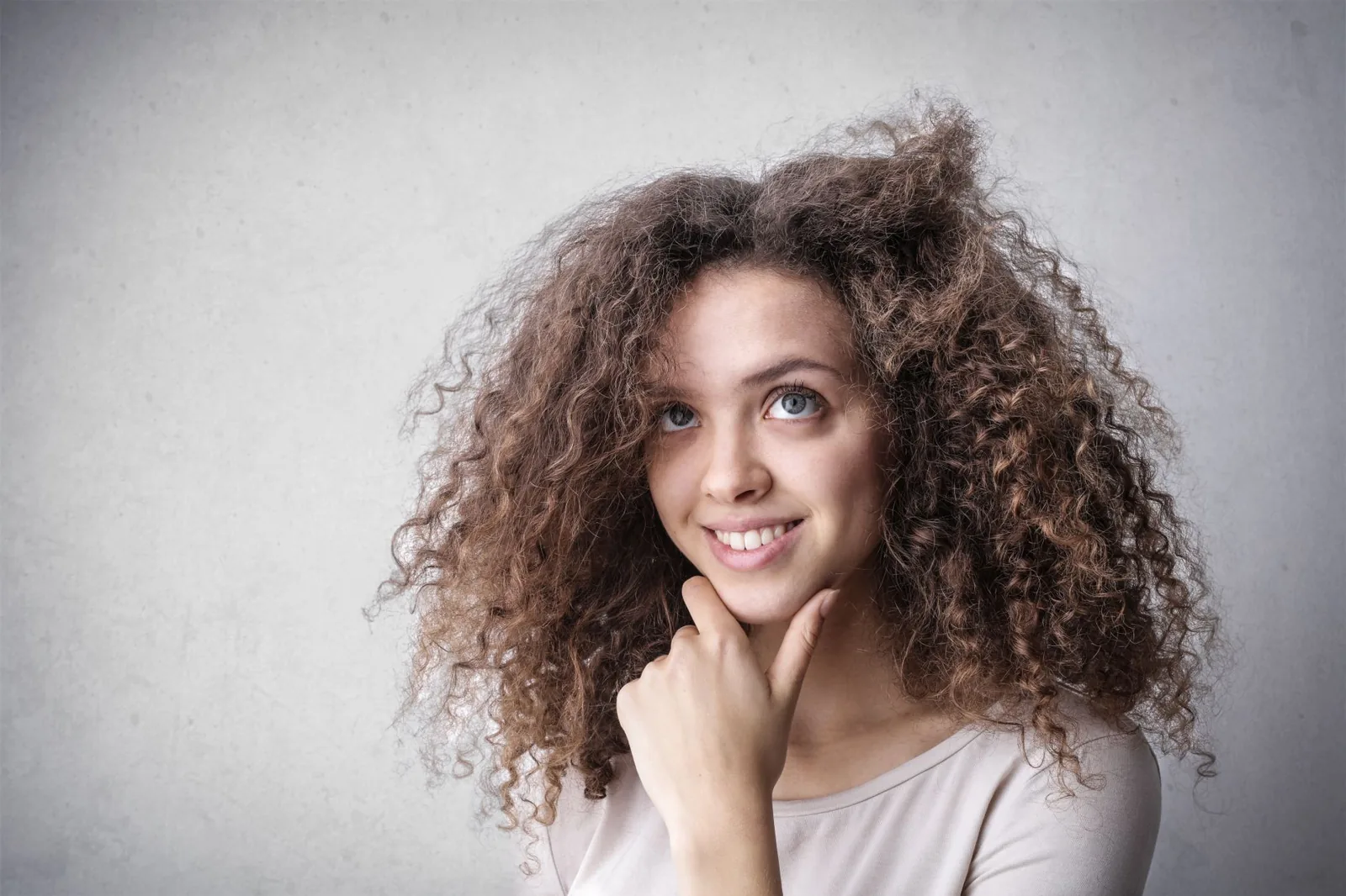Types de permanente cheveux : toutes les options