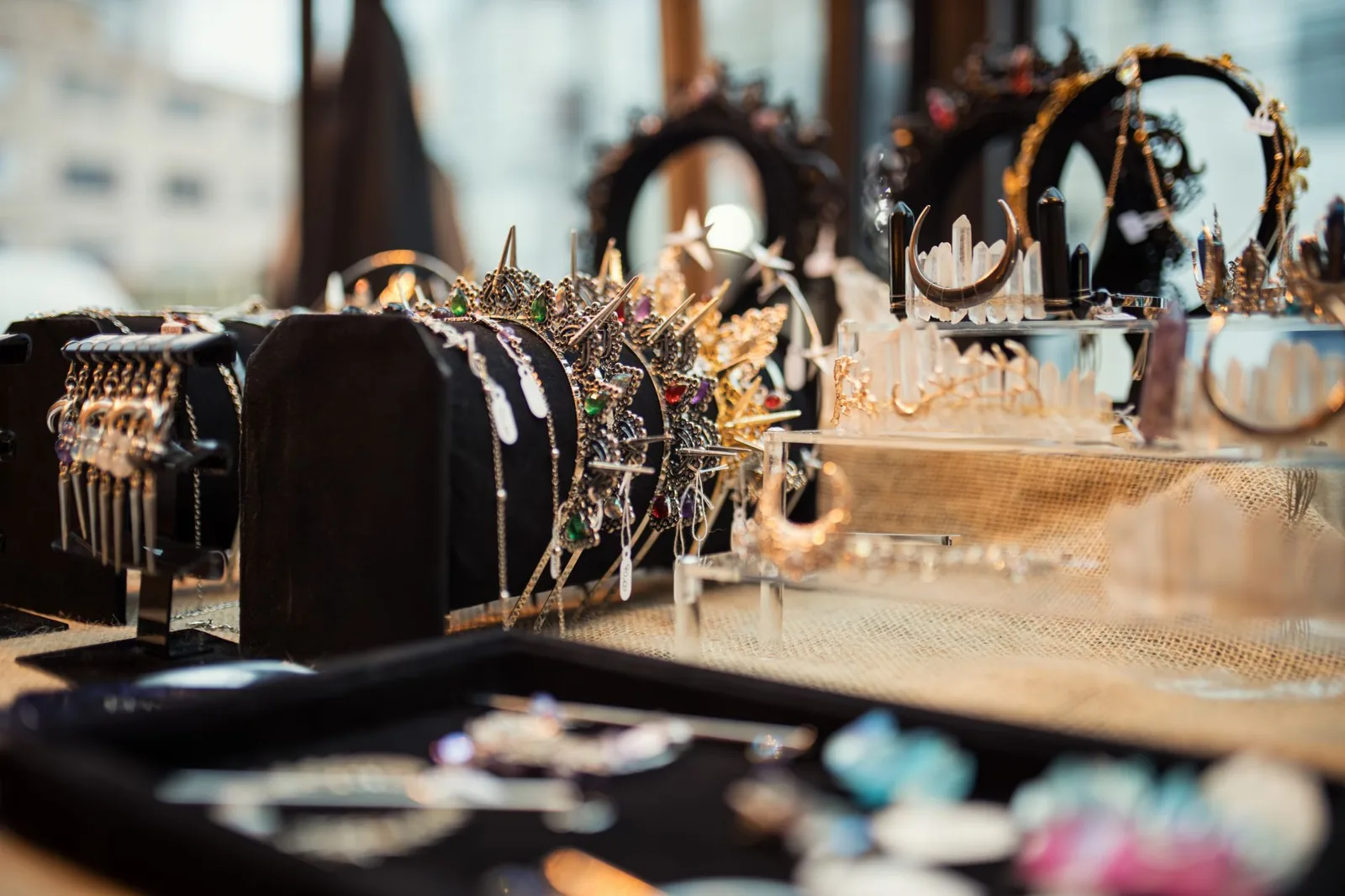 Bijoux en étain : danger réel ou idée reçue ?
