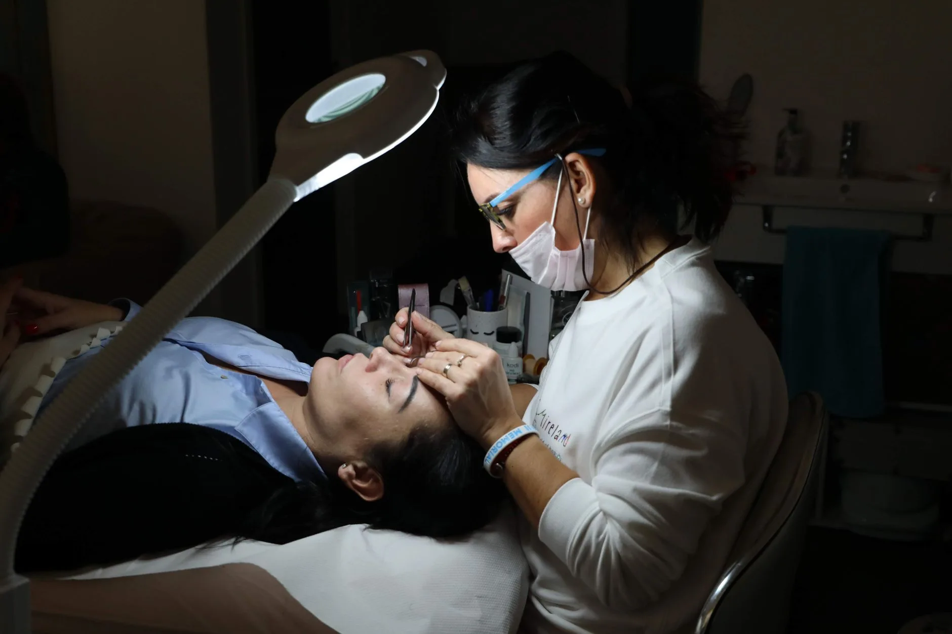 Rehaussement de cils : prix, durée et contre-indications